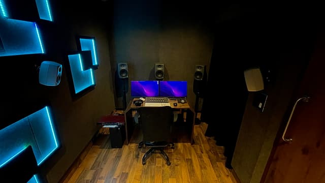STUDIO D