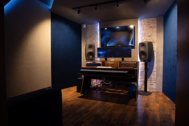 STUDIO E